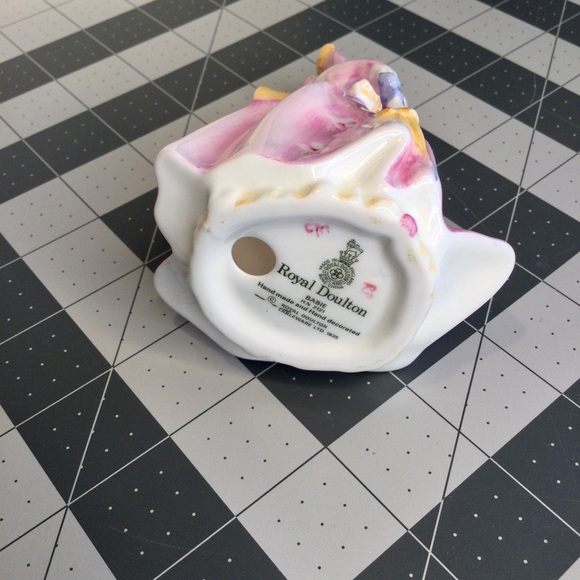 Royal Doulton Babie Figurine - Picture 7 of 8